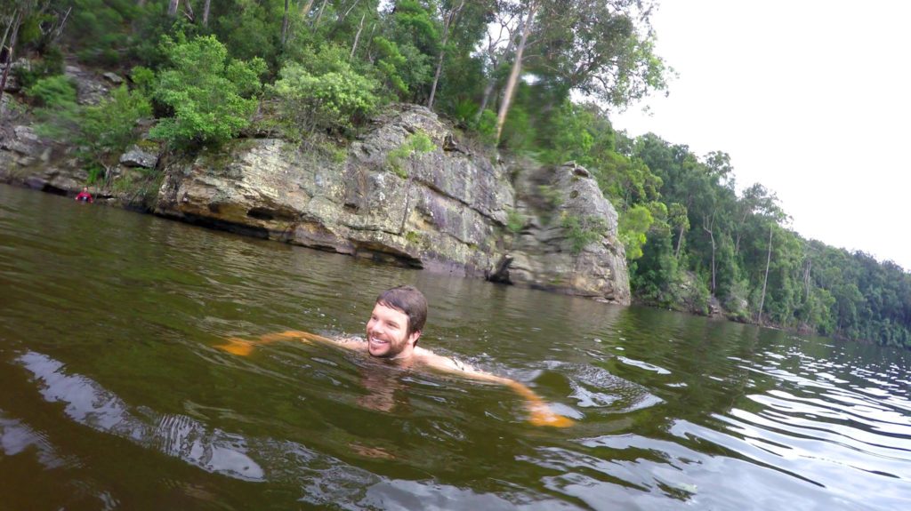 Camping Beehive Point - Ritchie Schafe in the water after a cliff jump