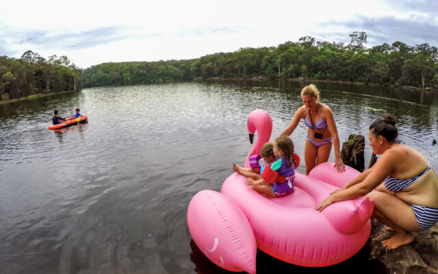 Camping Beehive Point - Jenifer Doig & Michelle Robinson load up the girls