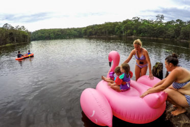 Camping Beehive Point - Jenifer Doig & Michelle Robinson load up the girls